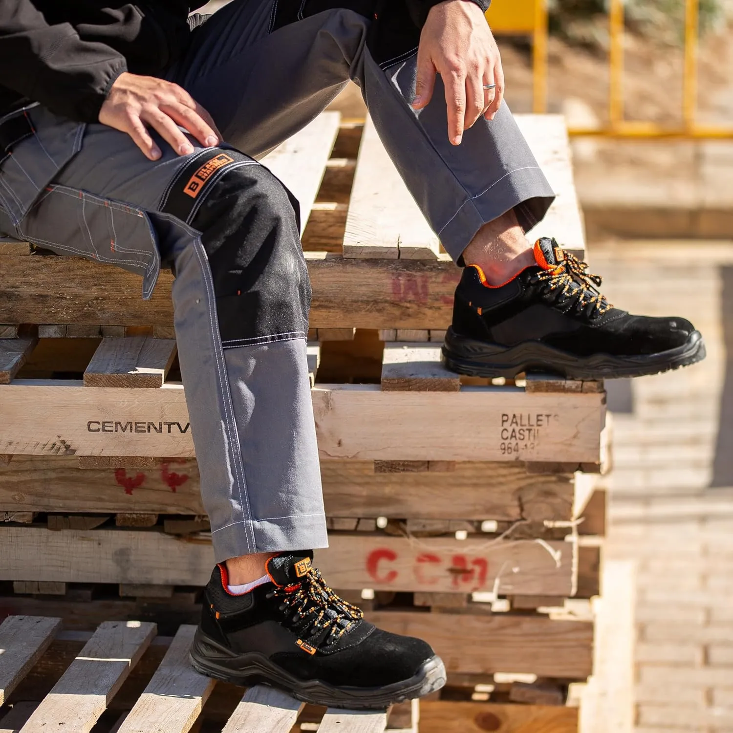 Black Hammer Composite Toe Cap Men Work Safety Sneakers Lightweight Industrial Construction Extra Grip Anti Slip Shoe 1557