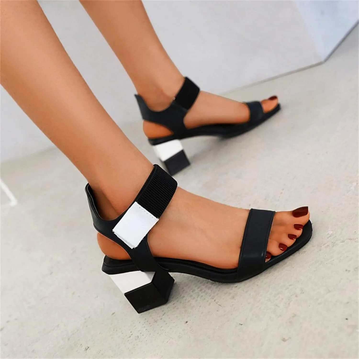 Ladies Fashion Blocking Leather Open Toe Hook Loop Thick High Heeled Sandals Thong Sandals for Women Sling Back Shoes