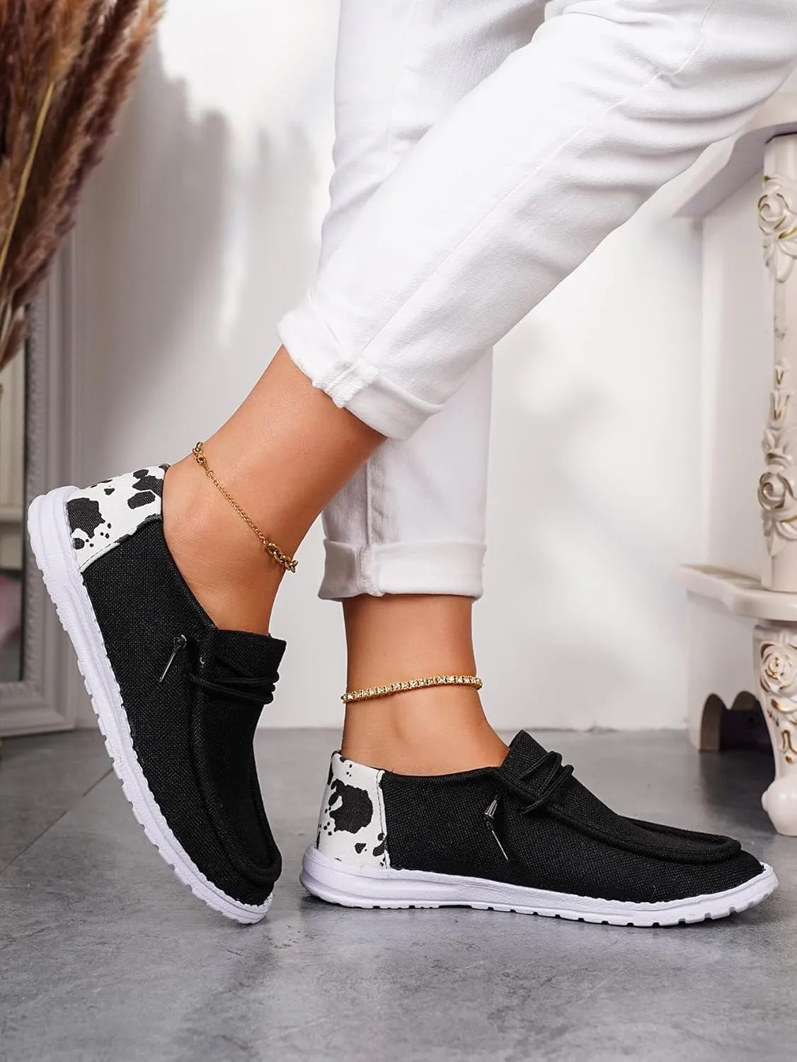 Unisex-Adult Black Canvas Loafers Cow Print Comfortable Boat Shoes Easy Slip On Lightweight Deck Shoes Elastic Laces Outdoor Flat Walking Driving Shoes Breathable Shoes Sneakers
