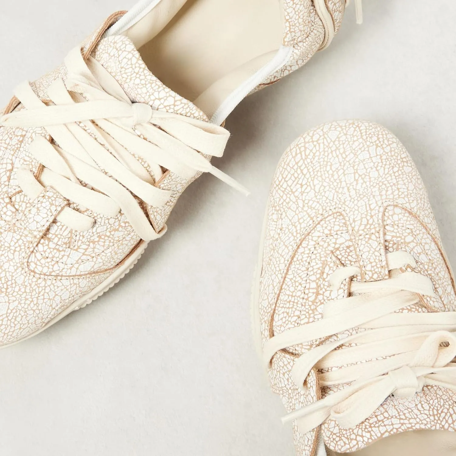 Yishaweiqi Metallic Sneakers for Women Lace up Round Toe Canvas Shoes Ballet Flats Comfortable Tennis Shoes Dress Ballerinas